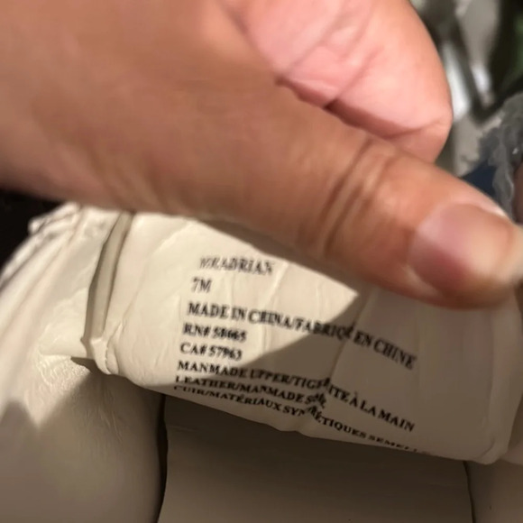 White Minimalist Low-Top Sneakers - Picture 5 of 5